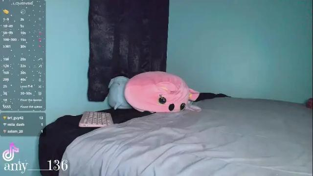 Image 3 of chloe_maia1 Stream on Chaturbate on 23 days ago