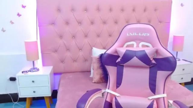 Image 2 of chloe_mejier Stream on Chaturbate on 25 months ago