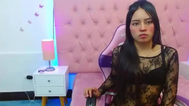 Image 3 of chloe_mejier Stream on Chaturbate on 25 months ago