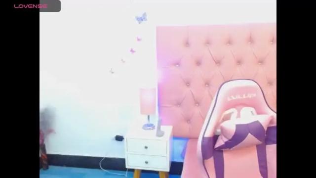 Image 6 of chloe_mejier Stream on Chaturbate on 25 months ago