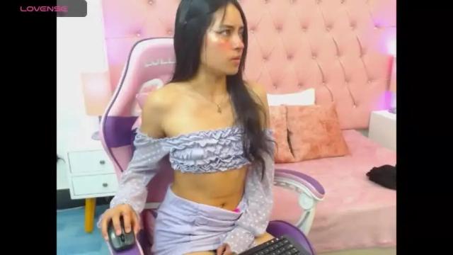 Image 3 of chloe_mejier Stream on Chaturbate on 25 months ago