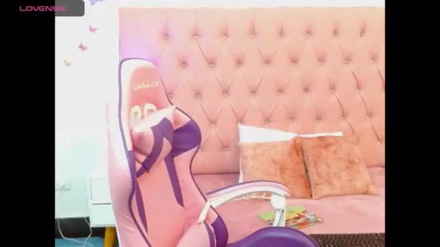 Image 11 of chloe_mejier Stream on Chaturbate on 24 months ago