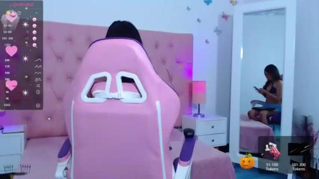 Image 3 of chloe_mejier Stream on Chaturbate on 24 months ago