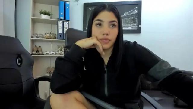 Image 4 of chloe_millerrr Stream on Chaturbate on 20 months ago