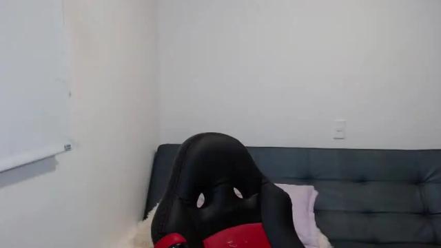 Image 10 of chloe_moretz33 Stream on Chaturbate on 18 months ago