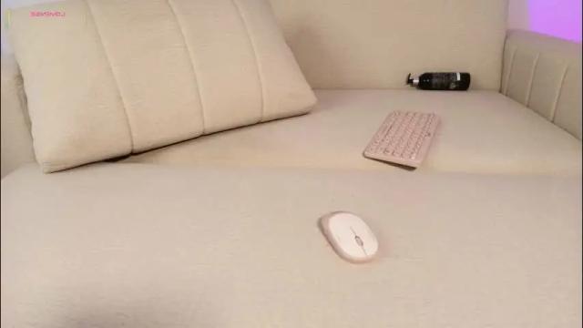 Image 4 of chloe_morgans Stream on Chaturbate on 1 month ago