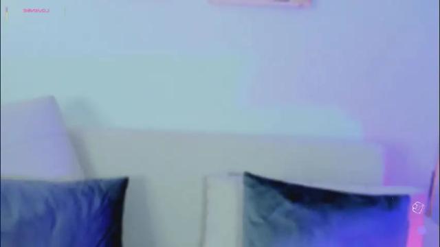 Image 3 of chloe_morgans Stream on Chaturbate on 1 month ago