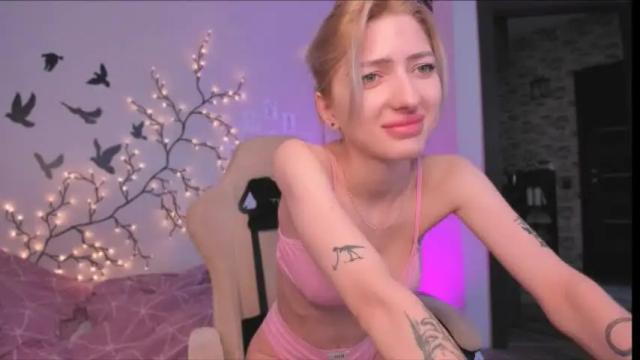 Image 6 of chloe_murrr Stream on Chaturbate on 2 months ago