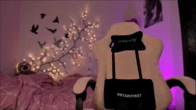 Image 7 of chloe_murrr Stream on Chaturbate on 1 month ago