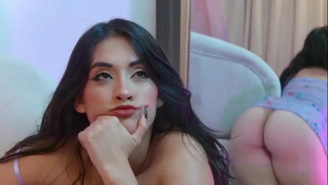Image 2 of chloe_rem Stream on Chaturbate on 1 month ago
