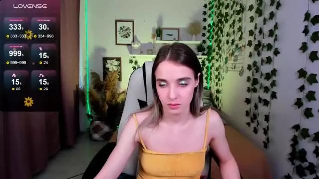 Image 8 of chloe_sinn Stream on Chaturbate on 19 months ago