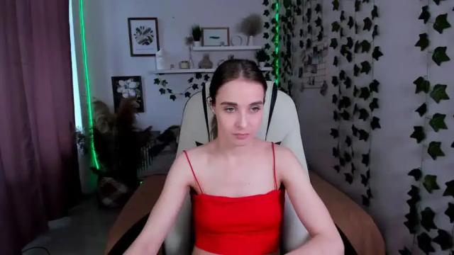 Image 2 of chloe_sinn Stream on Chaturbate on 19 months ago