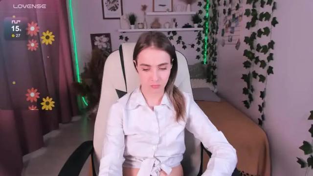 Image 2 of chloe_sinn Stream on Chaturbate on 18 months ago