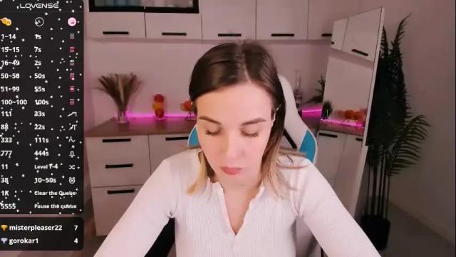 Image 2 of chloe_sinn Stream on Chaturbate on 5 months ago
