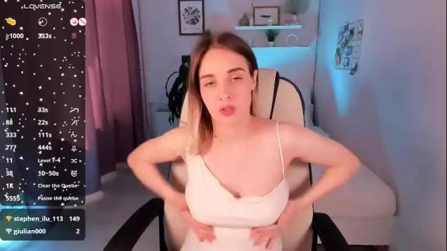 Image 2 of chloe_sinn Stream on Chaturbate on 5 months ago