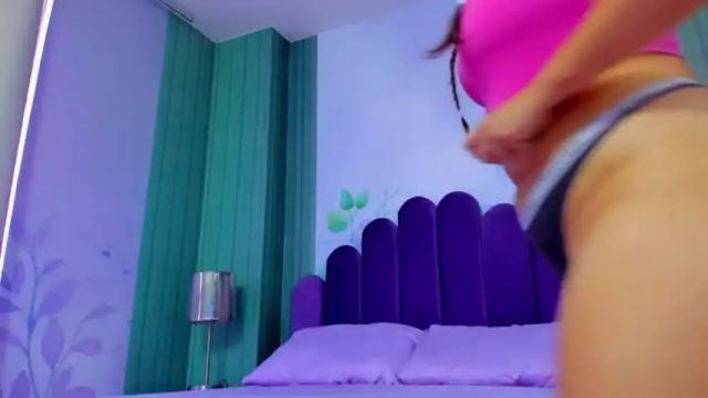 Image 10 of chloe_smith222 Stream on Chaturbate on 13 months ago