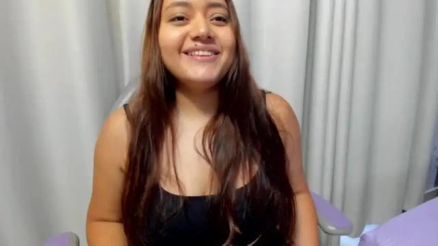 Image 7 of chloe_smith222 Stream on Chaturbate on 13 months ago