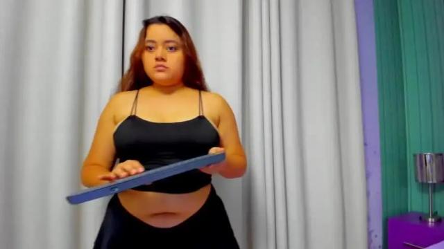 Image 11 of chloe_smith222 Stream on Chaturbate on 13 months ago