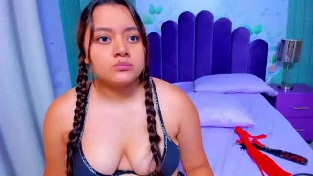 Image 11 of chloe_smith222 Stream on Chaturbate on 13 months ago