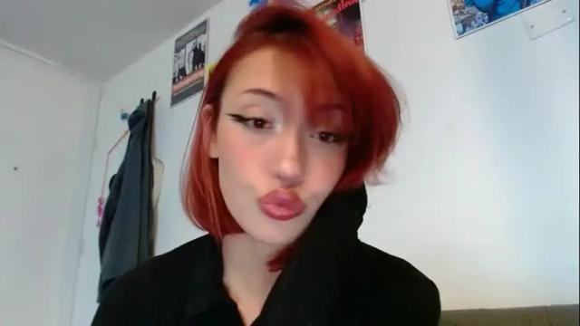 Image 2 of chloe_snoww Stream on Chaturbate on 1 month ago