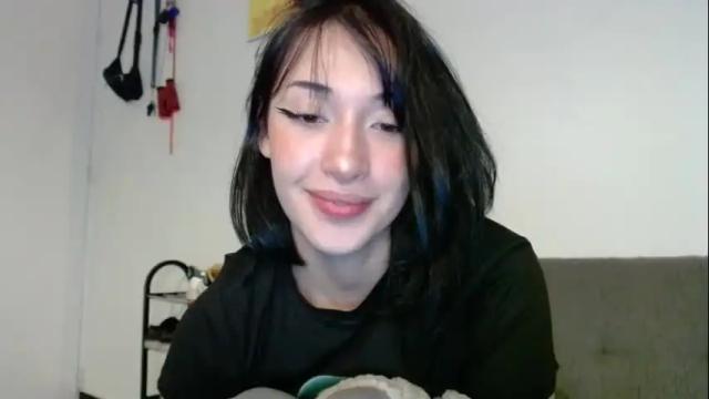 Image 8 of chloe_snoww Stream on Chaturbate on 8 days ago