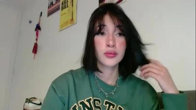 Image 11 of chloe_snoww Stream on Chaturbate on 6 days ago