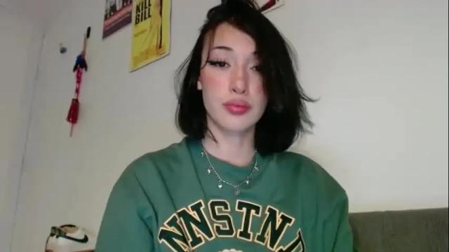 Image 12 of chloe_snoww Stream on Chaturbate on 6 days ago