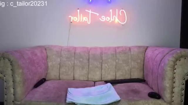 Image 8 of chloe_tailor_ Stream on Chaturbate on 14 months ago