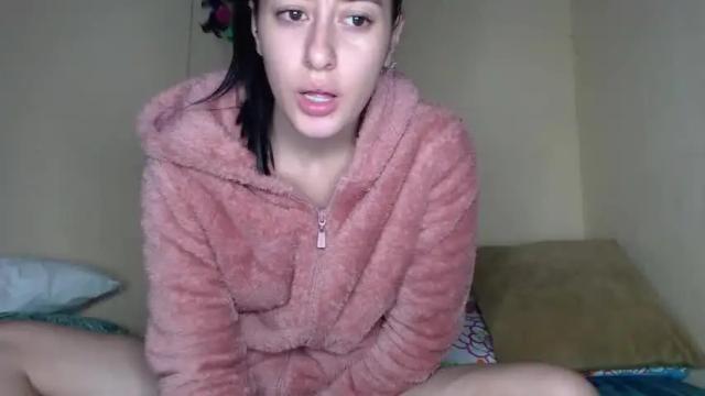 Image 2 of chloe_vahos Stream on Chaturbate on 13 months ago