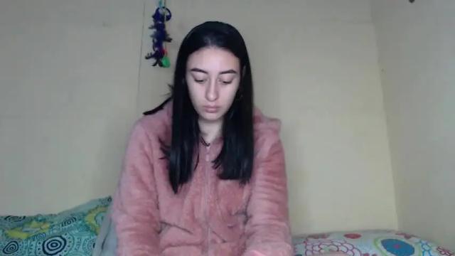 Image 2 of chloe_vahos Stream on Chaturbate on 13 months ago
