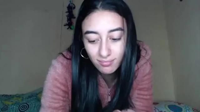 Image 8 of chloe_vahos Stream on Chaturbate on 13 months ago
