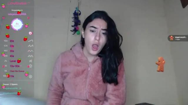 Image 7 of chloe_vahos Stream on Chaturbate on 13 months ago