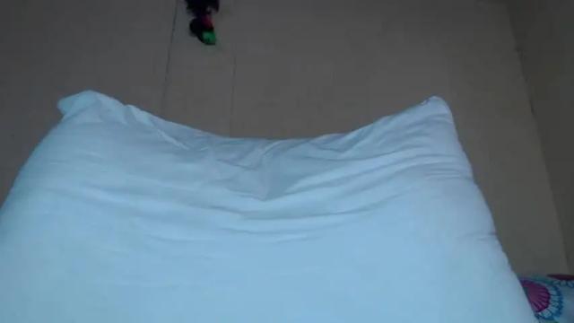 Image 2 of chloe_vahos Stream on Chaturbate on 13 months ago