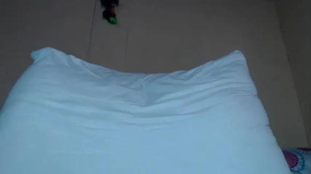Image 3 of chloe_vahos Stream on Chaturbate on 13 months ago