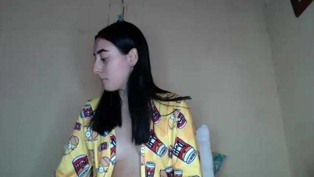 Image 7 of chloe_vahos Stream on Chaturbate on 13 months ago