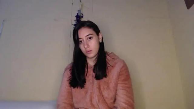 Image 3 of chloe_vahos Stream on Chaturbate on 13 months ago