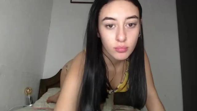 Image 3 of chloe_vahos Stream on Chaturbate on 13 months ago