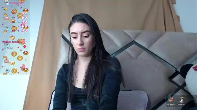 Image 10 of chloe_vahos Stream on Chaturbate on 13 days ago
