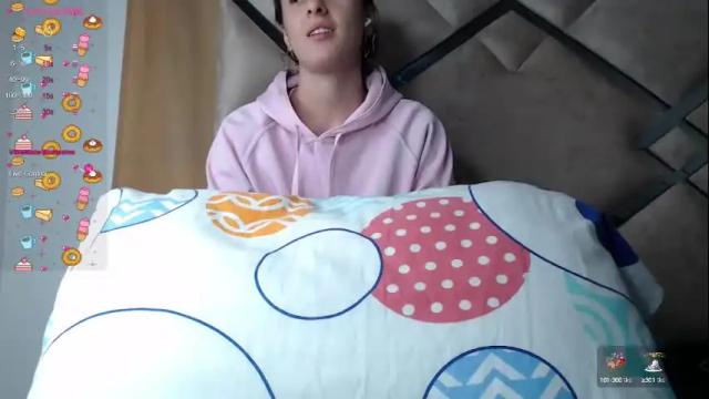 Image 11 of chloe_vahos Stream on Chaturbate on 10 days ago