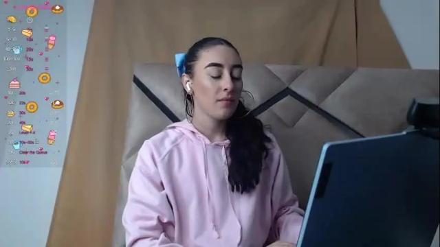 Image 4 of chloe_vahos Stream on Chaturbate on 7 days ago