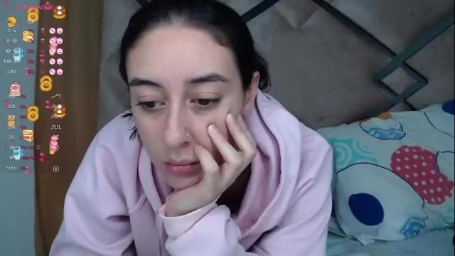 Image 4 of chloe_vahos Stream on Chaturbate on 6 days ago