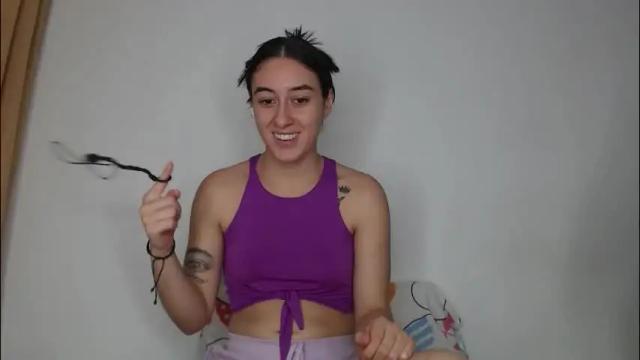 Image 3 of chloe_vahos Stream on Chaturbate on 2 months ago