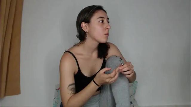 Image 3 of chloe_vahos Stream on Chaturbate on 2 months ago