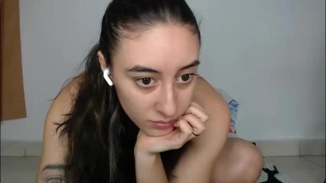Image 8 of chloe_vahos Stream on Chaturbate on 2 months ago