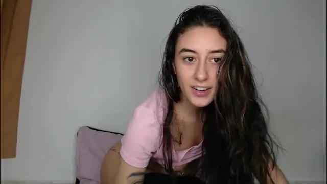 Image 2 of chloe_vahos Stream on Chaturbate on 2 months ago