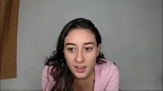 Image 4 of chloe_vahos Stream on Chaturbate on 2 months ago