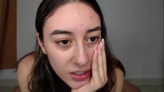 Image 6 of chloe_vahos Stream on Chaturbate on 1 month ago