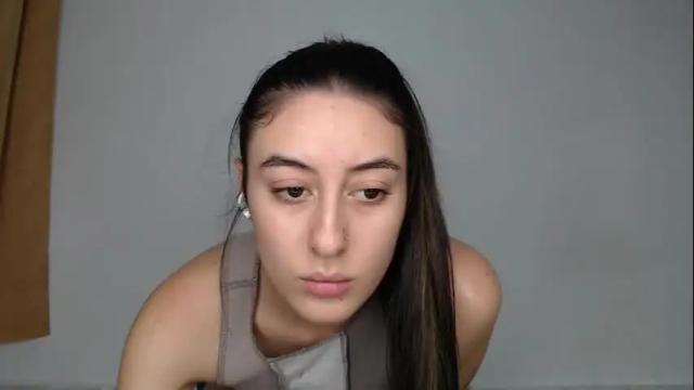 Image 3 of chloe_vahos Stream on Chaturbate on 1 month ago