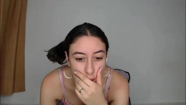 Image 10 of chloe_vahos Stream on Chaturbate on 1 month ago