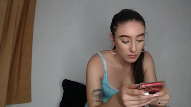 Image 7 of chloe_vahos Stream on Chaturbate on 1 month ago